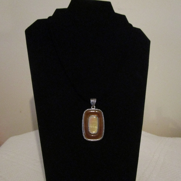 LIA SOPHIA || Mother of Pearl Inlay Pendant - Picture 6 of 14